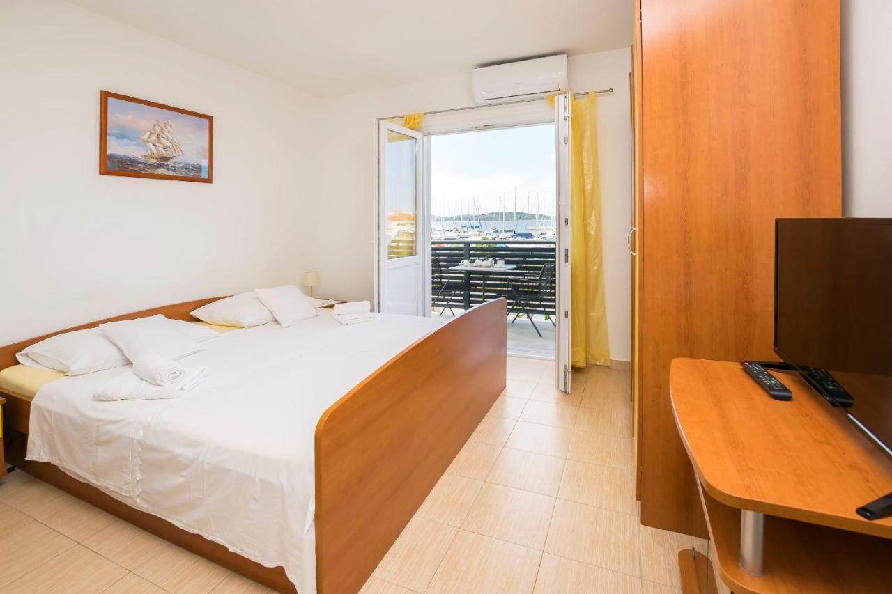 Apartments And Rooms Mare فوديس المظهر الخارجي الصورة